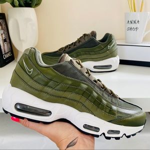 olive green nike boots